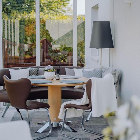 Pension Sterntaler Rheinhausen Exterior foto