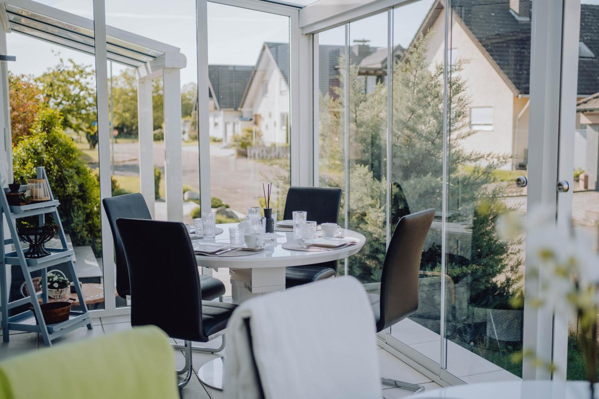 Pension Sterntaler Rheinhausen Exterior foto